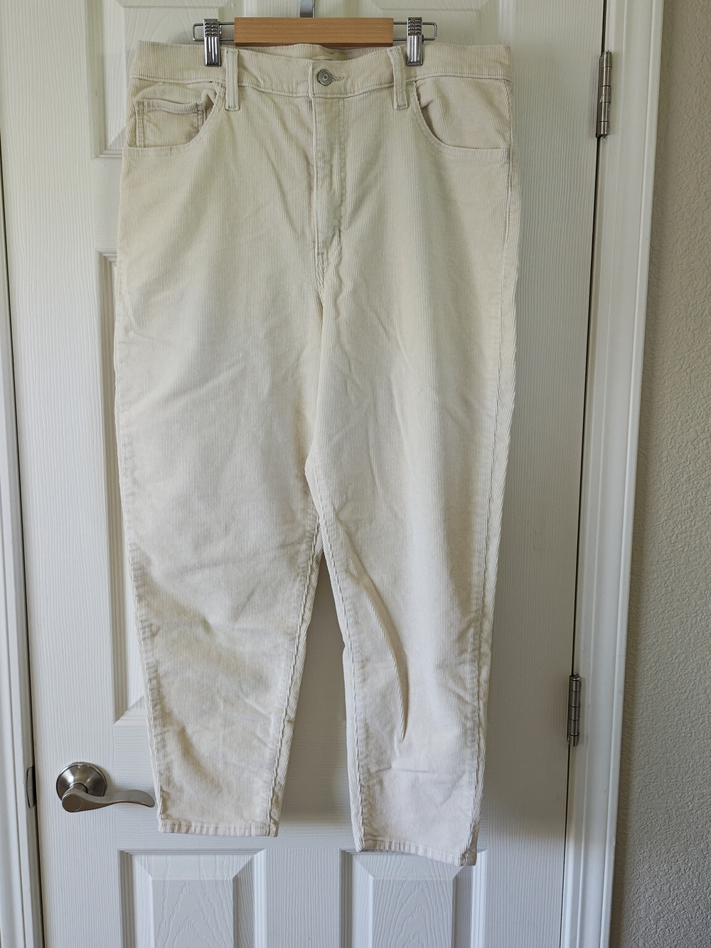 Levi's Cream Corduroy High-Waist Mom Jean